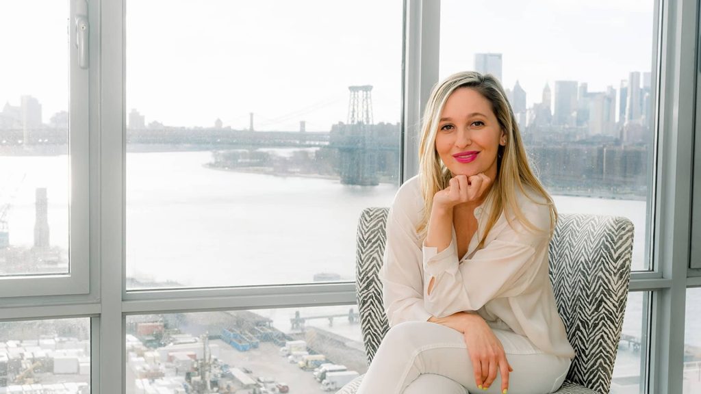 35-year-old who makes more than $5,000/month in passive income on her best career advice: Find ‘different communities of people’