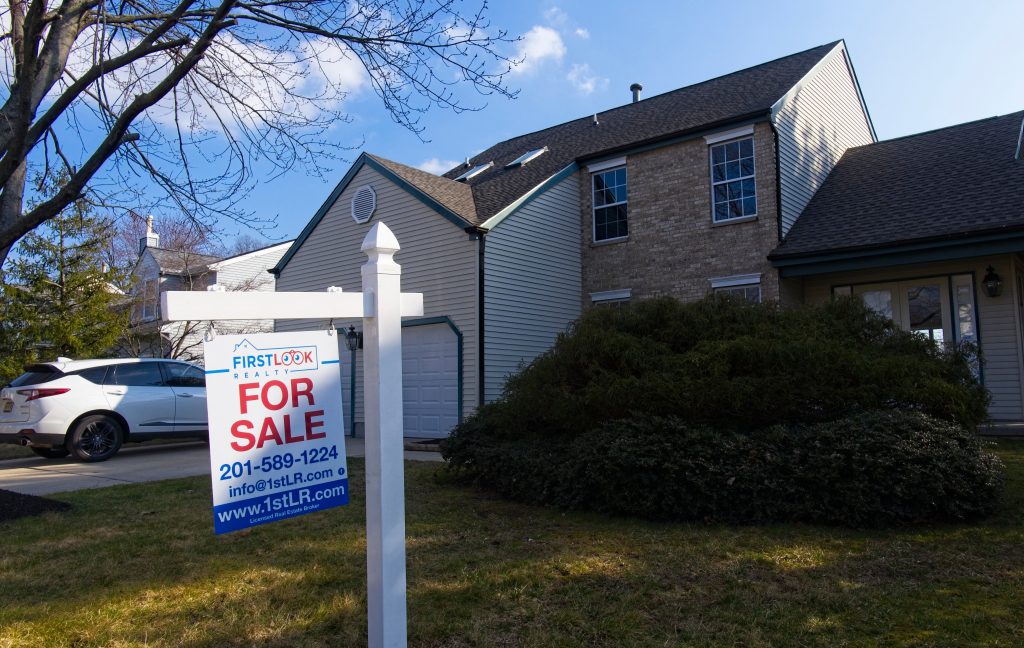 Mortgage rates ease for third straight week