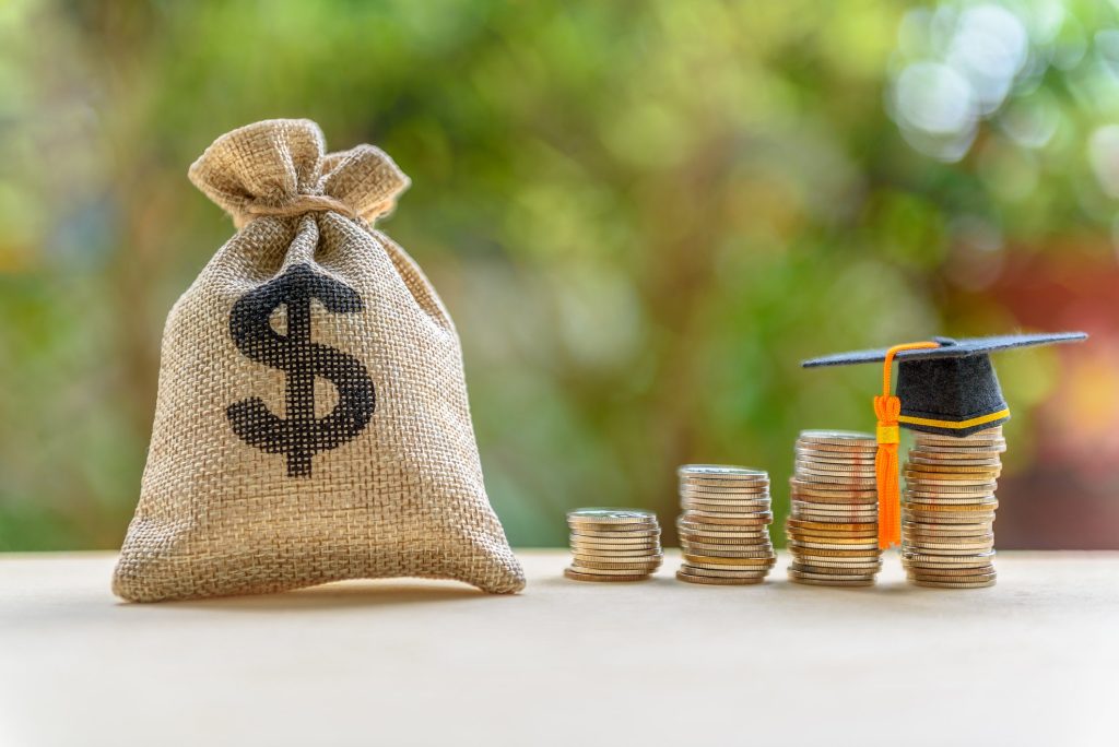 Student loan refinance interest rates fall for 10-year loans