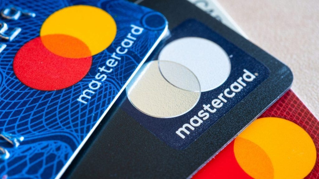 Credit card debt set to hit $1T as chronic inflation crushes Americans