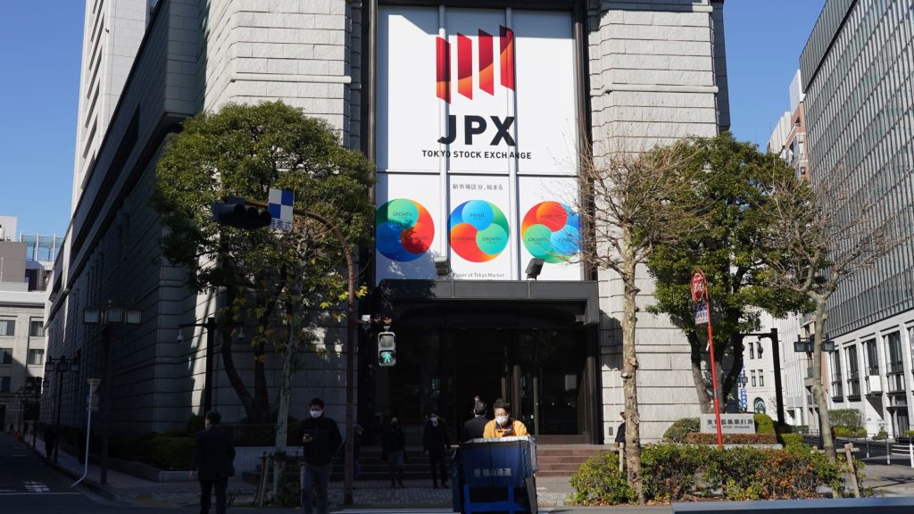 HK, Shenzhen down 2%, leading Asia losses