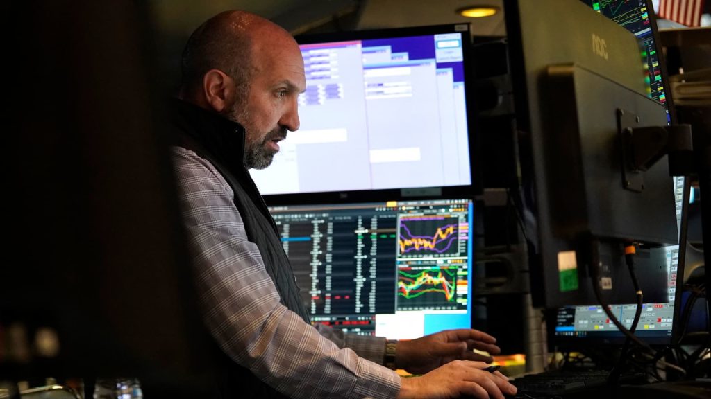 Jim Cramer looks at what investors can do as Wall Street enters ‘profit-taking mode’