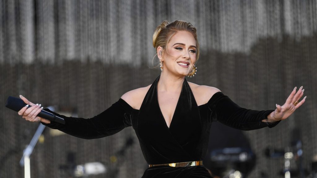 Adele threatened to sink $58 million deal for Sylvester Stallone’s mansion if ‘Rocky’ poolside statue wasn’t included