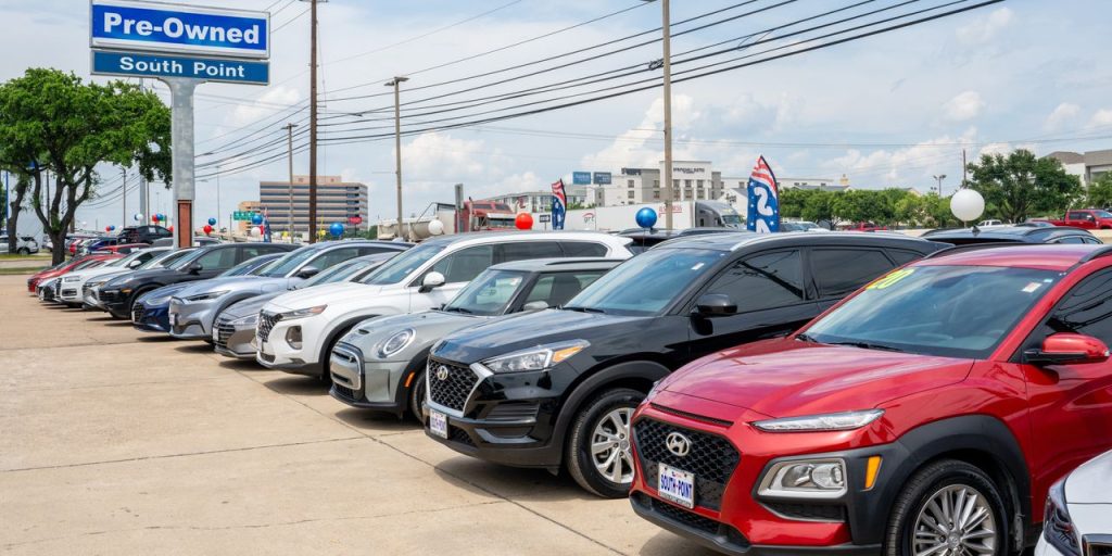 In a tough car market, more Americans are turning toward this Goldilocks option