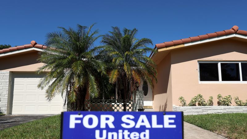 US home prices fall by largest amount annually since December 2011