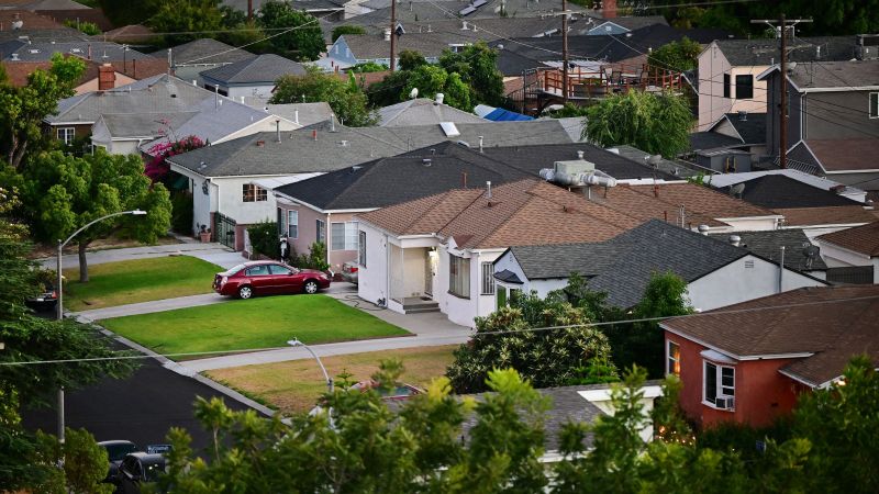 Mortgage rates tick down for the third week in a row