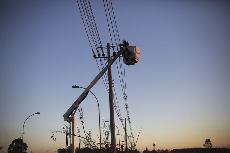Pacific Gas and Electric says can meet California power demand this summer