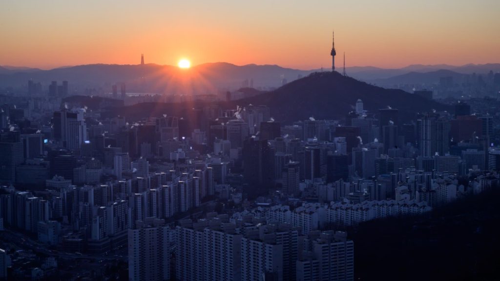 Hong Kong stocks gain over 2%, Asia markets rise as investors assess rate decisions in Asia