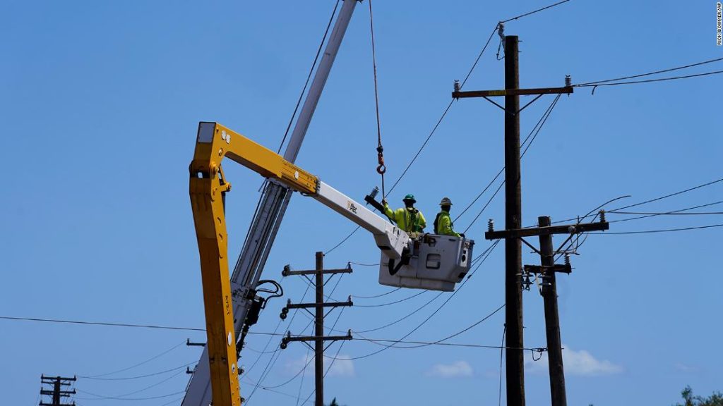 Hawaiian Electric says power lines started morning fire on August 8, but not afternoon Lahaina Fire