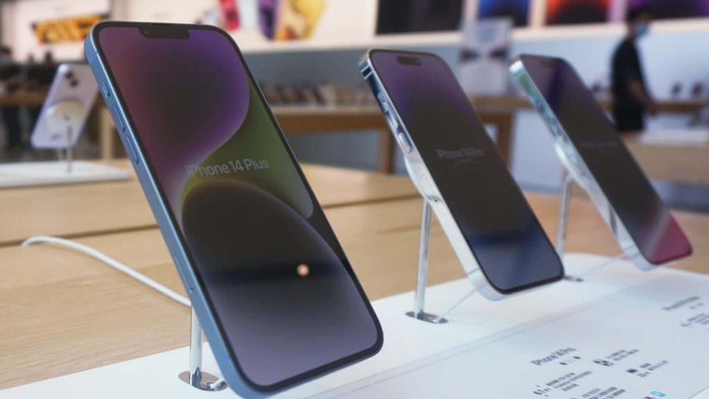 Qualcomm says it will supply Apple with 5G modems for iPhones through 2026