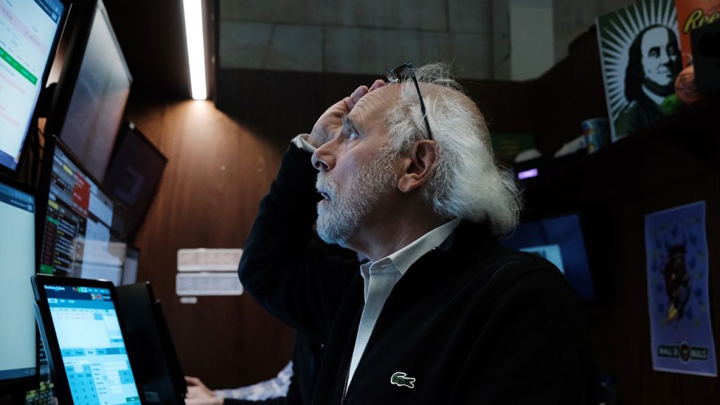 Yield curve pioneer warns Fed not to raise rates, predicts possible recession in 2024