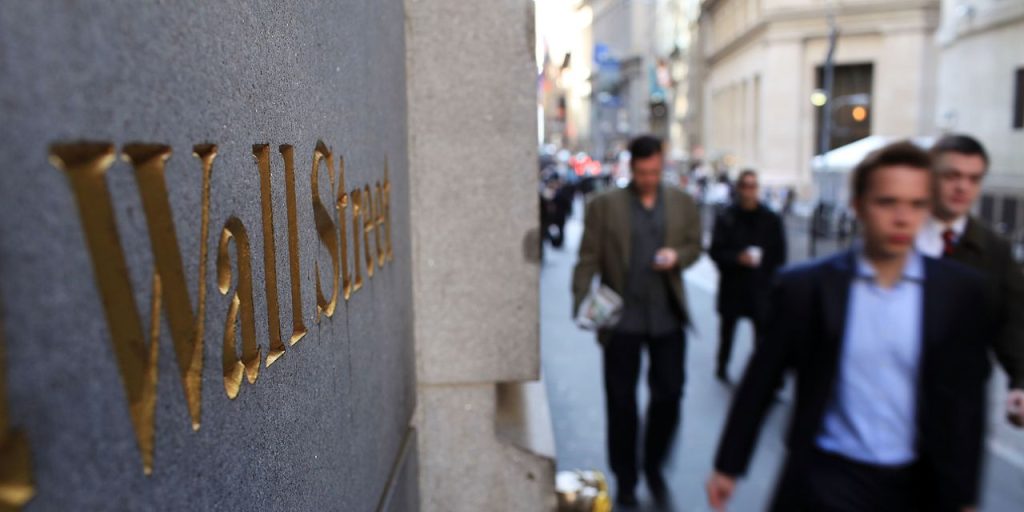 Wall Street analysts are souring on stocks. That could mean the S&P 500 is poised for a 15% rally, B. of A. says.