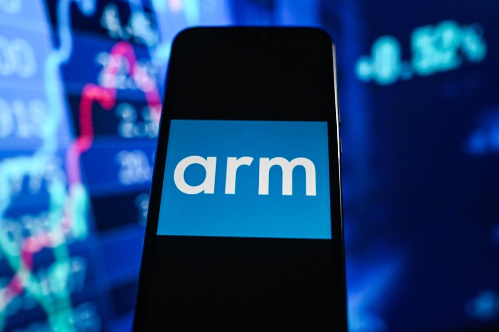 Qualcomm’s X Elite Crushes Apple: Arm Holdings Stocks Surge