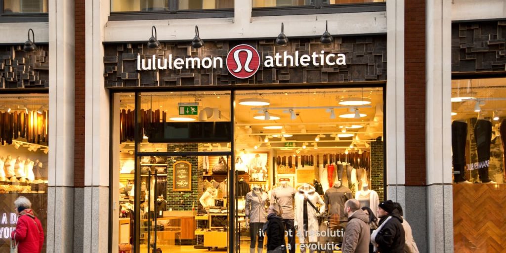 Lululemon Athletica Tops Earnings. The Stock Falls on Soft Holiday Guidance.