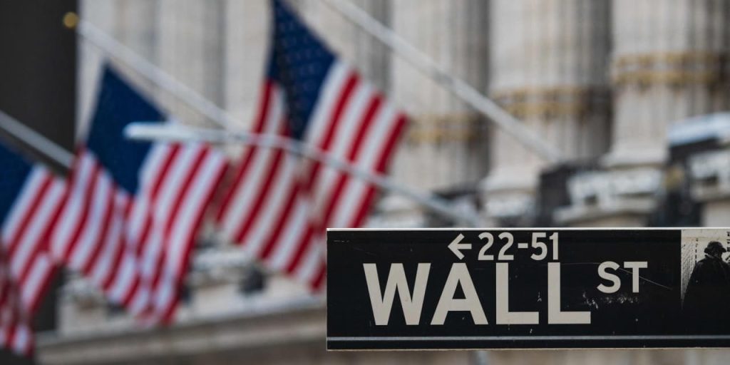 Top Fed officials says the Fed isn’t ‘really talking about cutting interest rates right now’