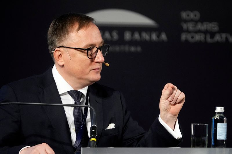 © Reuters. Latvian central bank governor Martins Kazaks adresses economic conference in Riga, Latvia November 3, 2022. REUTERS/Ints Kalnins/File Photo