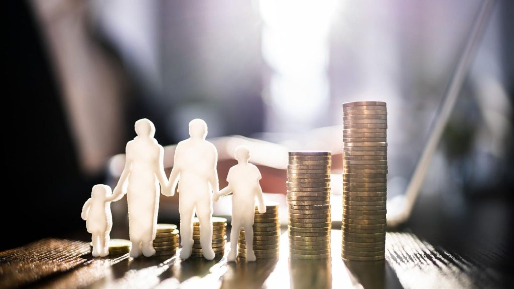 Year-End Tax Strategy: A Child IRA Can Help Reduce Your Tax Liability